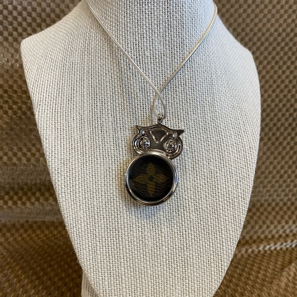 Handmade Lockit Pendant - Picture 2 of 2